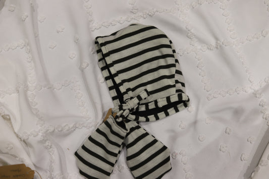 Merino Wool Bonnet and Mitts in Green and White Stripe