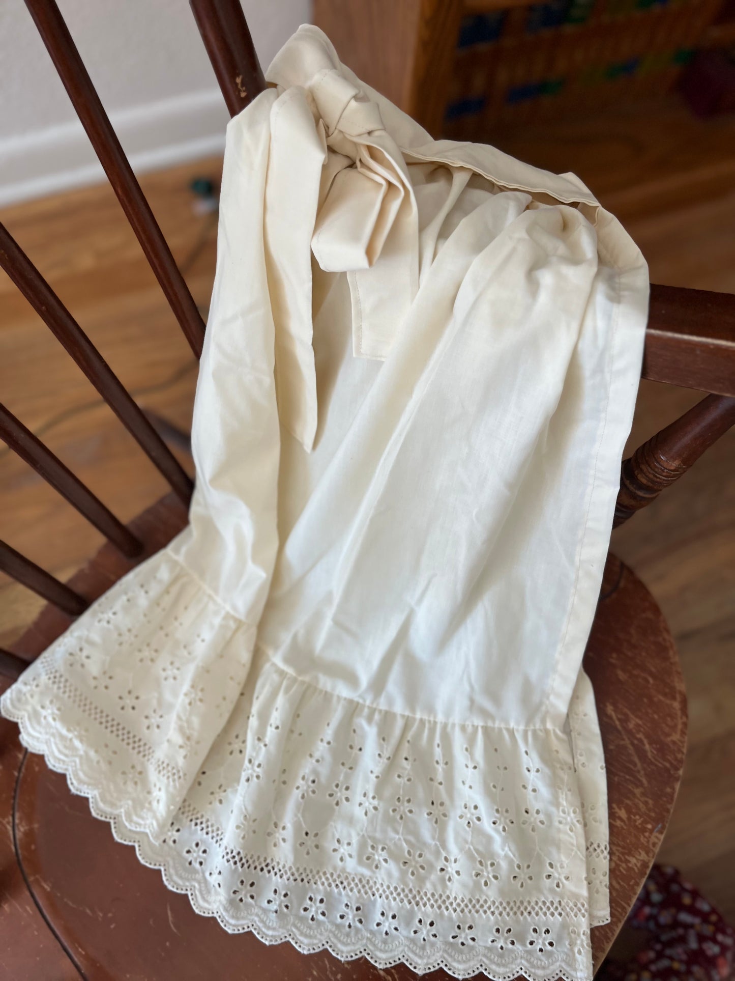 Cream Eyelet Lace Half Apron